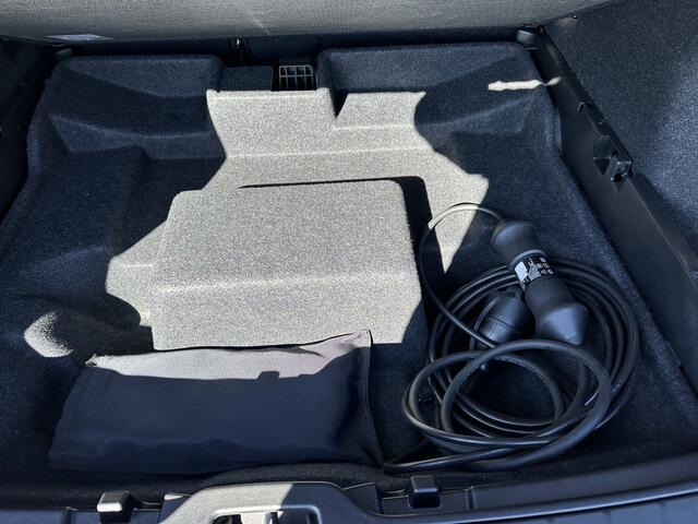 Volvo XC40 1.5 T5 Plug-in hybrid Ultimate Dark