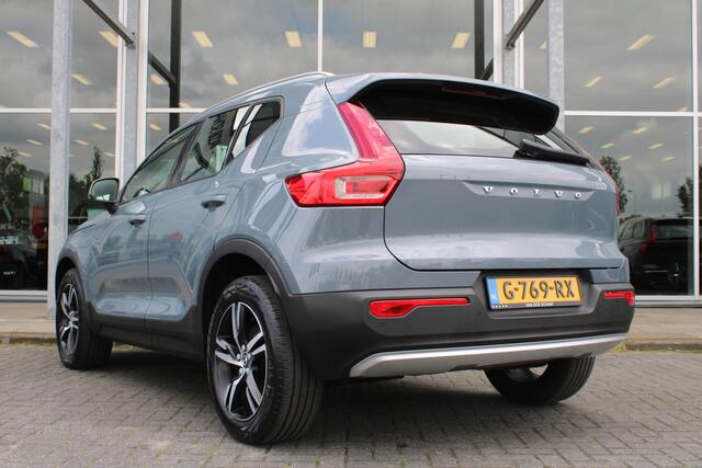 Volvo XC40 T3 Automaat Momentum Pro | Trekhaak | Blis | Adapt. Cruise | Verw. Voorstoelen & stuurwiel