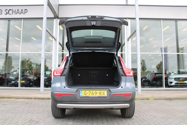 Volvo XC40 T3 Automaat Momentum Pro | Trekhaak | Blis | Adapt. Cruise | Verw. Voorstoelen & stuurwiel