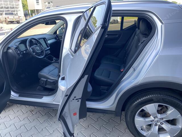 Volvo XC40 2.0 T4 Momentum Pano|leder|CAM|Apple carplay