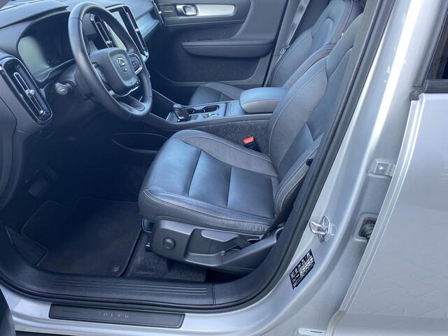 Volvo XC40 2.0 T4 Momentum Pano|leder|CAM|Apple carplay