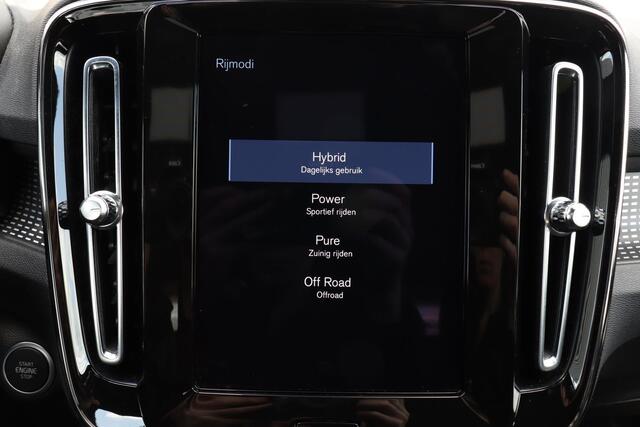 Volvo XC40 T5 Recharge R-Design - IntelliSafe Assist - Parkeercamera achter - Parkeersensoren voor & achter - Volvo On Call - Apple Carplay & Android Auto - High Performance audio - Navigatie - Drive-Mode Settings - 19' LMV