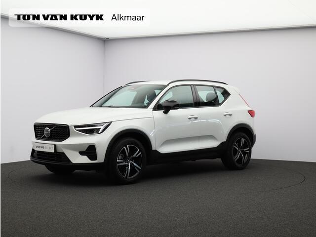 Volvo XC40 2.0 B4 Plus Dark / Trekhaak / Elektr. bed. stoelen / Harman Kardon / Stoel+stuur+voorruitverwarming
