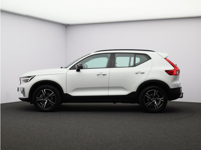 Volvo XC40 2.0 B4 Plus Dark / Trekhaak / Elektr. bed. stoelen / Harman Kardon / Stoel+stuur+voorruitverwarming