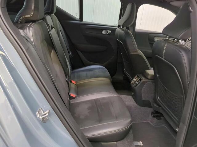 Volvo XC40 Recharge P8 AWD R-Design / Panoramadak / Pdc+Camera / 1/2 Leder / Stoel-Stuurverwarming / Navigatie /