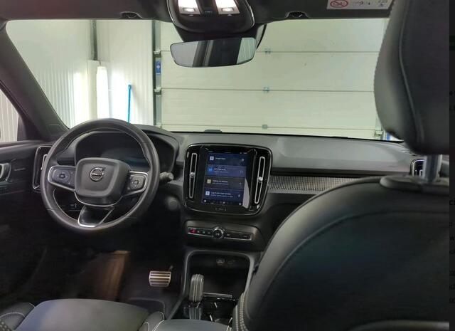 Volvo XC40 Recharge P8 AWD R-Design / Panoramadak / Pdc+Camera / 1/2 Leder / Stoel-Stuurverwarming / Navigatie /
