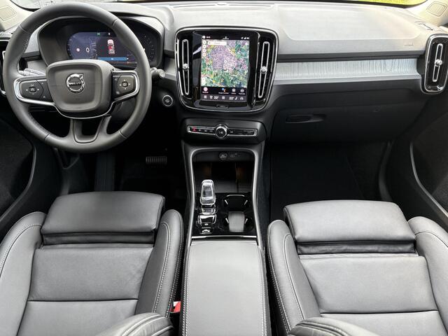 Volvo XC40 2.0 B4 Plus Dark | Lounge pakket | Pixel LED | Leder | Panorama Schuifdak | Harman/Kardon | 360° Camera | Keyless | All Season |