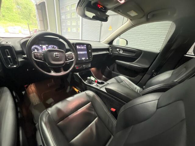 Volvo XC40 T3 Momentum Pro | Automaat | Trekhaak | Vol-Leder | Stoelverwarming | Apple Carplay | Elektrische Achterklep