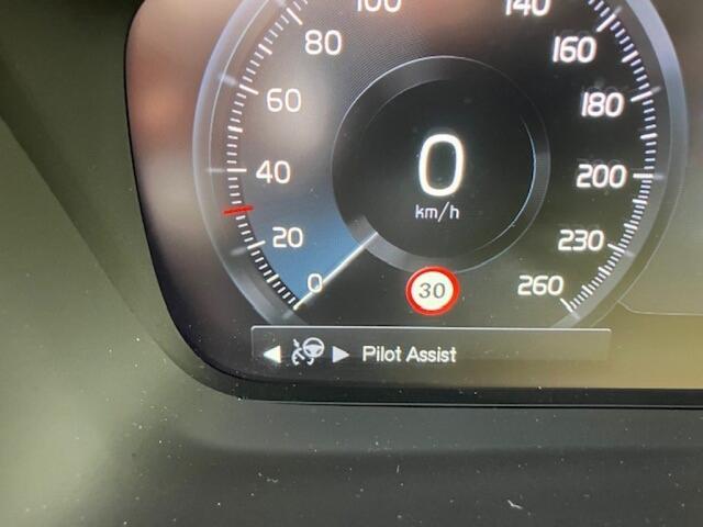 Volvo XC40 1.5 T4 Recharge Inscription Navi - camera - trekhaak - stoel/stuurverw.