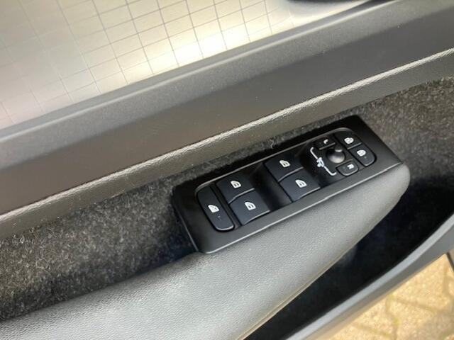 Volvo XC40 1.5 T4 Recharge Inscription Navi - camera - trekhaak - stoel/stuurverw.