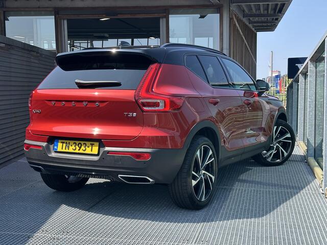 Volvo XC40 1.5 T3 R-Design Panoramadak, Zwart dak, 20 inch wielen, Stoelverwarming, Harman Kardon audio, Extra getinte raman vanaf B-stijl, Mistlampen, Nubuck halflederen bekleding