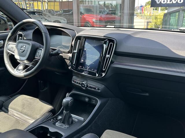 Volvo XC40 1.5 T3 R-Design Panoramadak, Zwart dak, 20 inch wielen, Stoelverwarming, Harman Kardon audio, Extra getinte raman vanaf B-stijl, Mistlampen, Nubuck halflederen bekleding