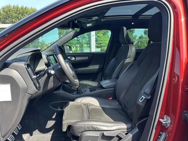 Volvo XC40 1.5 T3 R-Design Panoramadak, Zwart dak, 20 inch wielen, Stoelverwarming, Harman Kardon audio, Extra getinte raman vanaf B-stijl, Mistlampen, Nubuck halflederen bekleding