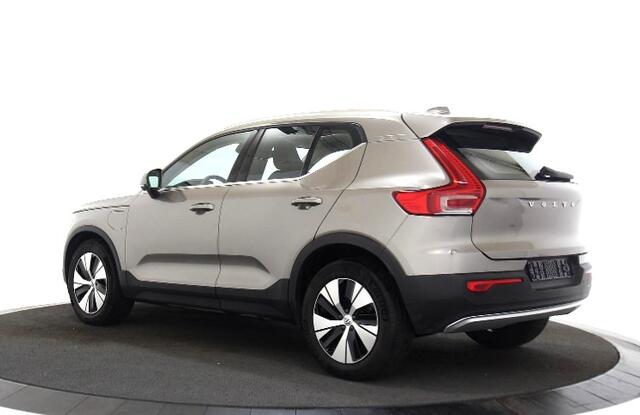 Volvo XC40 1.5 T5 Recharge 193kW/262pk DCT7 Inscription PANORAMADAK + HARMAN/KARDON + STOEL-&STUURVERWARMING + 360 CAMERA + BLIS + PILOT ASSIST + FULL ADAPT.LED + ADAPT.CRUISE + SPORTSTOELEN + KEYLESS ENTRY&GO + PARKSENSOREN + 18" LM-VELGEN!!