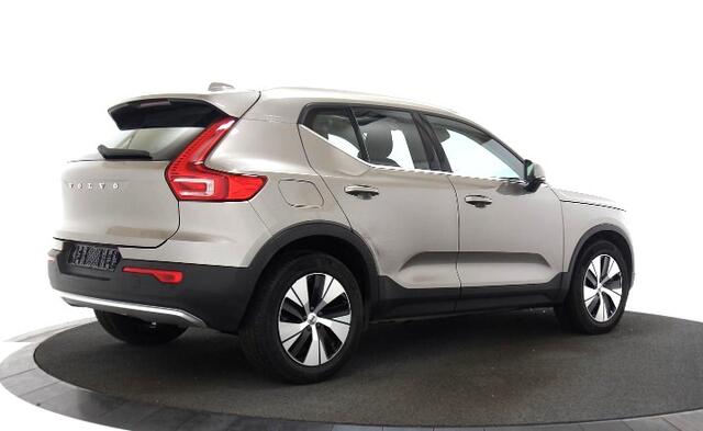 Volvo XC40 1.5 T5 Recharge 193kW/262pk DCT7 Inscription PANORAMADAK + HARMAN/KARDON + STOEL-&STUURVERWARMING + 360 CAMERA + BLIS + PILOT ASSIST + FULL ADAPT.LED + ADAPT.CRUISE + SPORTSTOELEN + KEYLESS ENTRY&GO + PARKSENSOREN + 18" LM-VELGEN!!