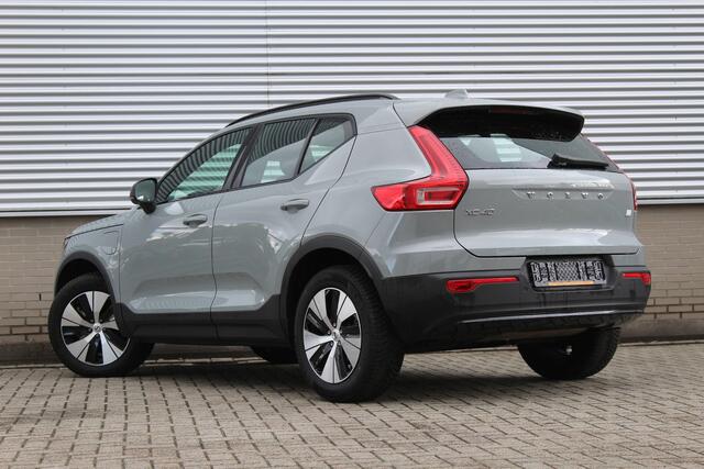 Volvo XC40 1.5 T4 Plug-in hybrid Plus Dark | Trekhaak | H/K | Pilot Assist | Memory | Navigatie | 360 Camera