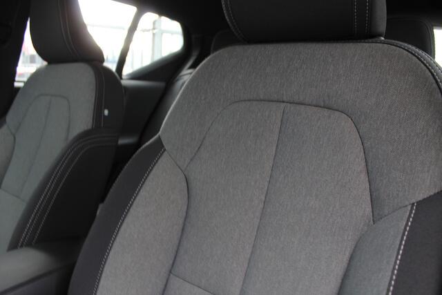 Volvo XC40 1.5 T4 Plug-in hybrid Plus Dark | Trekhaak | H/K | Pilot Assist | Memory | Navigatie | 360 Camera