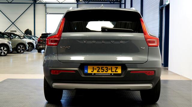 Volvo XC40 2.0 T4 140kW/190pk Aut8 Intro Pro CLIMA + HARMAN/KARDON + STANDKACHEL + DRIVE MODES + HALFLEER + STOELVERWARMING V&A + BLIS + LANE ASSIST + STUURVERWARMING + CRUISE + EL.TREKHAAK + CAMERA + PARKSENSOREN V&A + 18" LM-VELGEN!!