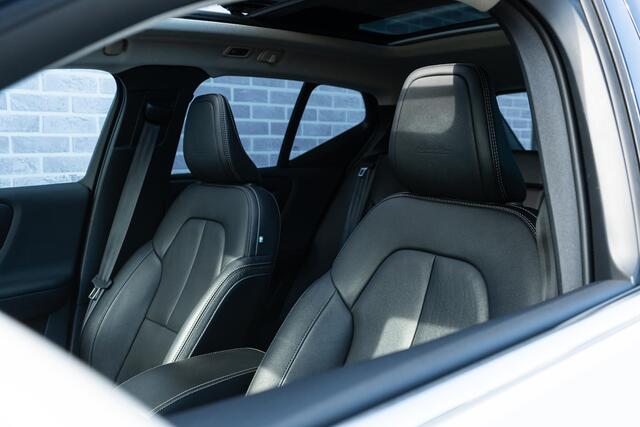 Volvo XC40 T5 Plug-in Hybride Inscription | Elektrisch glazen panorama-dak | 360 Camera | Dodehoekdetectie | BLIS | Getint Glas | Voorruit Verwarming | Stoelverwarming | Park Assist | Volvo On Call