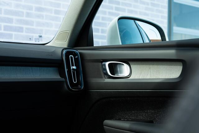 Volvo XC40 T5 Plug-in Hybride Inscription | Elektrisch glazen panorama-dak | 360 Camera | Dodehoekdetectie | BLIS | Getint Glas | Voorruit Verwarming | Stoelverwarming | Park Assist | Volvo On Call