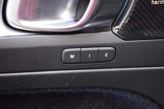Volvo XC40 T3 163 pk AUT8 BNS Pro Leer/ Stoel + Stuur verw./ Camera/ Harman Kardon
