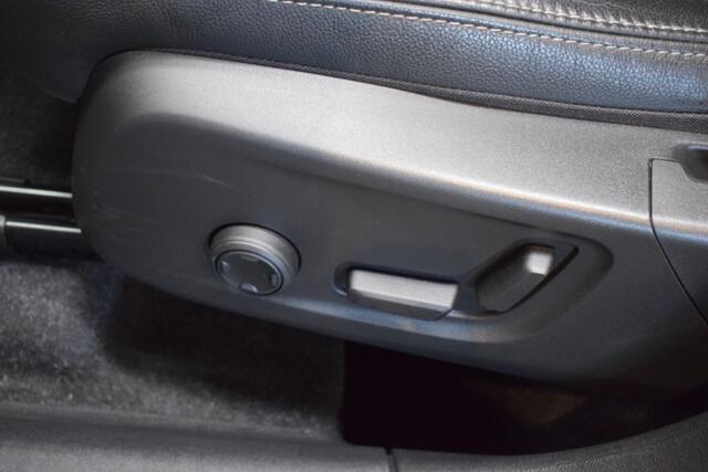 Volvo XC40 T3 163 pk AUT8 BNS Pro Leer/ Stoel + Stuur verw./ Camera/ Harman Kardon
