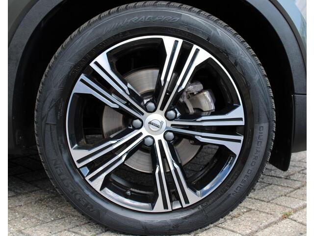 Volvo XC40 2.0 T4 Inscription Automaat / Panoramadak / Leder interieur / Privacy Glass / Harman Kardon