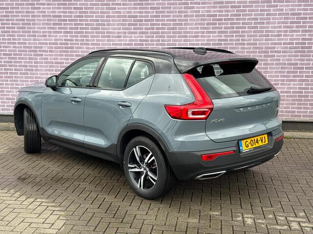Volvo XC40 1.5 T3 R-Design | Navi | Cruise Control | Stoelverwarming | Camera | Park Assist Voor + Achter | Trekhaak | Voorruitverwarming | Elek. Lendesteun | Volvo On Call