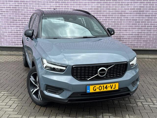 Volvo XC40 1.5 T3 R-Design | Navi | Cruise Control | Stoelverwarming | Camera | Park Assist Voor + Achter | Trekhaak | Voorruitverwarming | Elek. Lendesteun | Volvo On Call