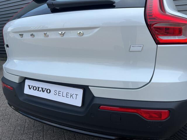 Volvo XC40 Single Motor Extended Range Ultimate 82 kWh / Crystal White / Microtech bekleding / Panoramadak /