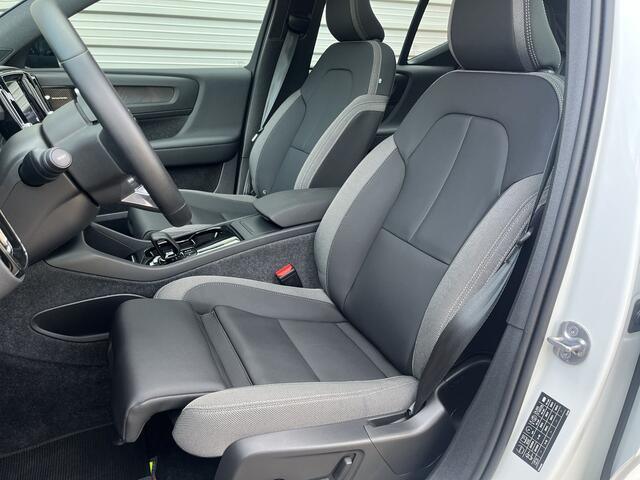 Volvo XC40 Single Motor Extended Range Ultimate 82 kWh / Crystal White / Microtech bekleding / Panoramadak /