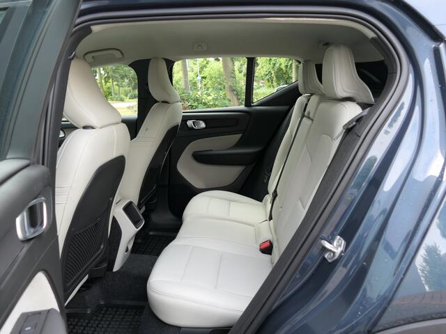 Volvo XC40 1.5 T3 AUT Inscription 12 MND garantie Trekhaak / DAB+ / Leer / Camera