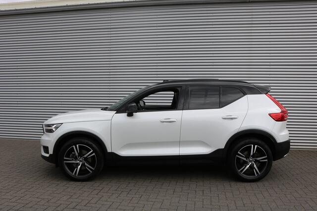 Volvo XC40 2.0 T4 R-Design 190PK (Panoramadak Sportleder/Memory Carplay Navi/Camera Full-Led 19InchLMV PrivacyGlass)