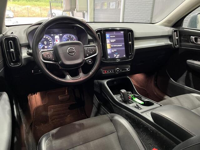 Volvo XC40 2.0 T4 Momentum Pro | Trekhaak | harman/kardon | Stoel+Stuurverwarming | BLIS | Apple Carplay