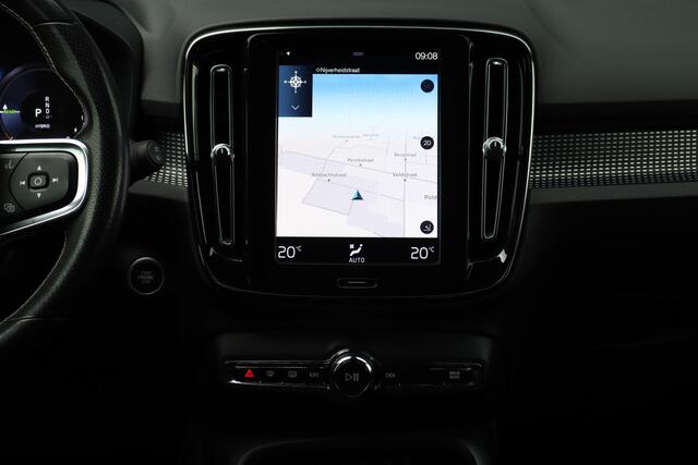 Volvo XC40 1.5 T5 262 PK Recharge R-Design | Apple Carplay | LED | Elektrische Achterklep | DAB | Regensensor | Interieur Voorverwarming |