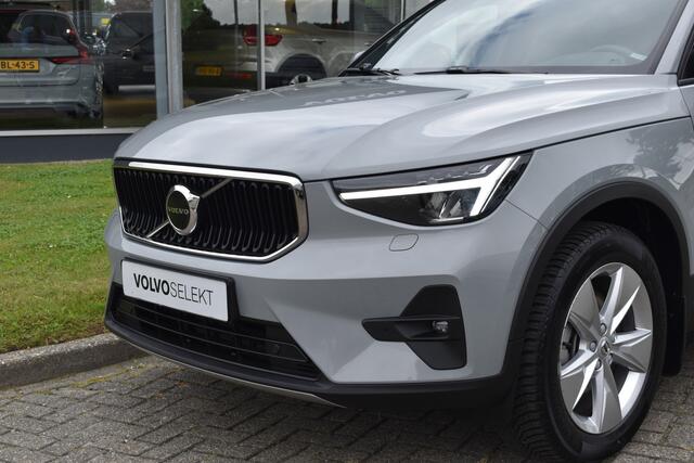 Volvo XC40 B4 211PK Automaat Core Bright Trekhaak | ACC | Blis | Camera | Stoelverwarming