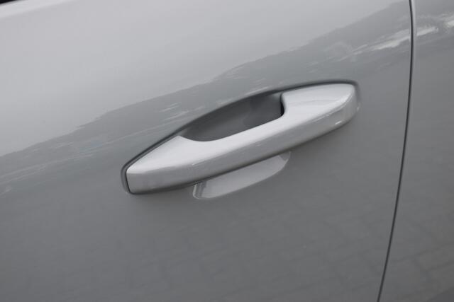 Volvo XC40 B4 211PK Automaat Core Bright Trekhaak | ACC | Blis | Camera | Stoelverwarming