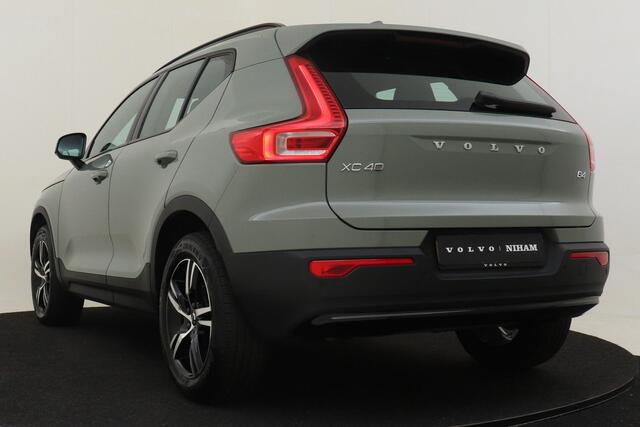 Volvo XC40 B4 (M-HYBRID) PLUS DARK -CAMERA|ADAP.CRUISE|VERW.VOORRUIT|TREKHAAK|HARMAN/KARDON