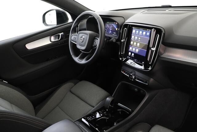 Volvo XC40 B4 (M-HYBRID) PLUS DARK -CAMERA|ADAP.CRUISE|VERW.VOORRUIT|TREKHAAK|HARMAN/KARDON