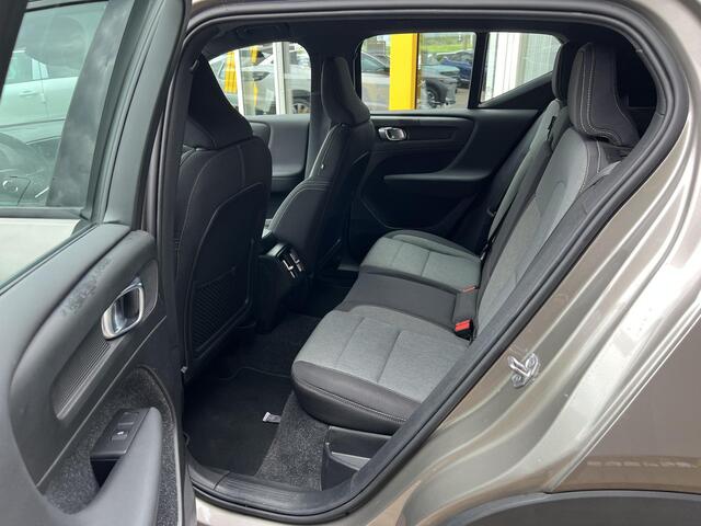 Volvo XC40 1.5 T2 Business Pro | Navigatie | Stoel & stuurverwarming | DAB | Elektrische achterklep | Achteruitrijcamera | Cruise Control adaptief | Dodehoek detectie |