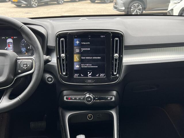 Volvo XC40 1.5 T2 Business Pro | Navigatie | Stoel & stuurverwarming | DAB | Elektrische achterklep | Achteruitrijcamera | Cruise Control adaptief | Dodehoek detectie |