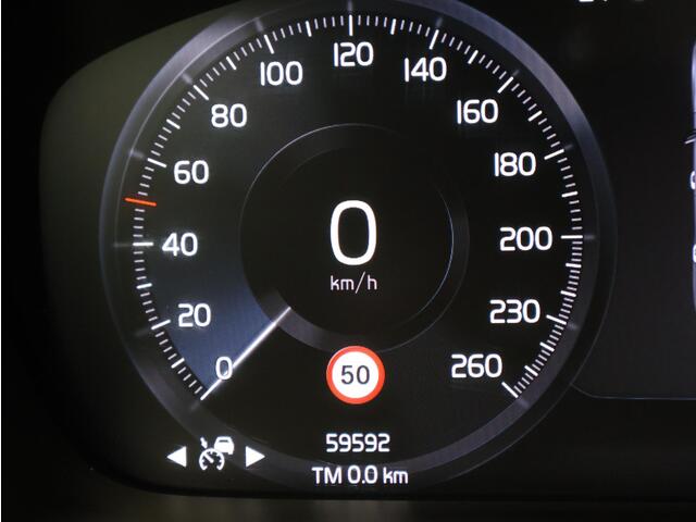 Volvo XC40 T5 Recharge R-Design / Trekhaak / Panoramadak / Adaptive Cruise / Nubuck Bekleding / Keyless / BLIS / Parkeercamera / Getint Glas /