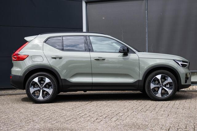 Volvo XC40 B4 Plus Dark | Google Navigatie | 360 graden Camera | Panoramisch schuif-/kanteldak | Lederen bekleding | Harman Kardon Premium Sound |