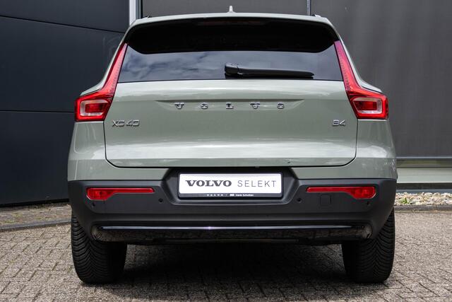 Volvo XC40 B4 Plus Dark | Google Navigatie | 360 graden Camera | Panoramisch schuif-/kanteldak | Lederen bekleding | Harman Kardon Premium Sound |