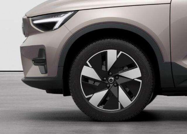 Volvo XC40 Single Motor Extened Range Core 82 kWh | Camera | Climate control |