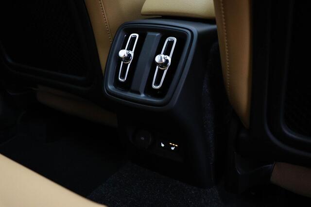 Volvo XC40 2.0 T4 Inscription | INTELLISAFE / SCANDINAVIAN / VERSABILITY / LUXURY- LINE