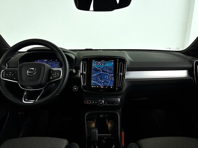 Volvo XC40 B4 Aut. Plus Dark | Harman Kardon | Stoel- en stuurverwarming | Parkeercamera | Trekhaak