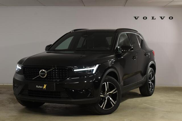Volvo XC40 B3 163PK Plus Dark / Navigatie / Camera / Parkeersensoren / Adaptieve Cruise control / Elektrische stoelen / Harman Kardon / Panorama dak / LM velgen /