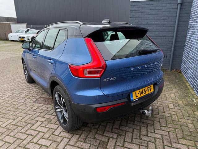 Volvo XC40 1.5 T5 Recharge R-Design | Trekhaak | 360º Camer | Standkachel | Adaptive cruise control | Schuif/kantel Panoramadak | Stoel/stuur verwarming | Memory | BLIS | DAB |