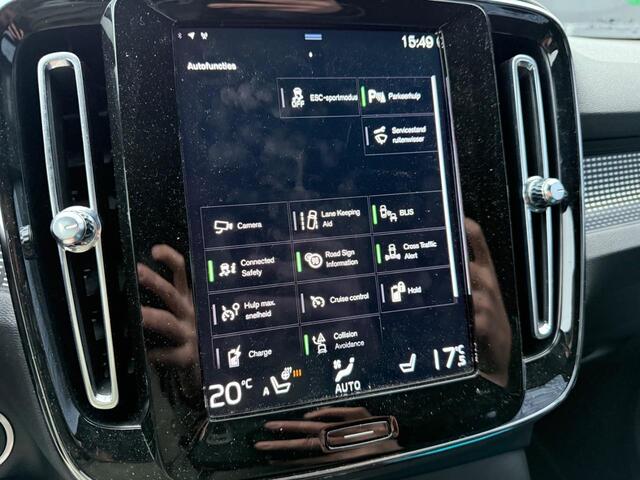 Volvo XC40 1.5 T5 Recharge R-Design | Trekhaak | 360º Camer | Standkachel | Adaptive cruise control | Schuif/kantel Panoramadak | Stoel/stuur verwarming | Memory | BLIS | DAB |